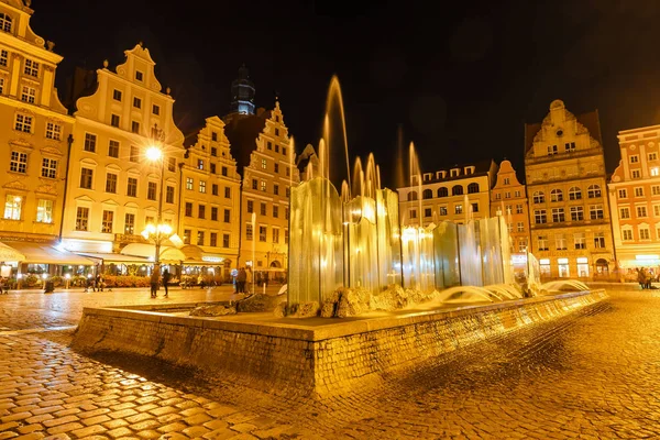 Wroclaw Lengyelország Október 2018 Wroclaw Régi Város Szökőkút Éjjel Lengyelország — Stock Fotó