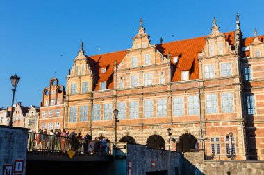 Gdansk, Polonya, 14 Ekim 2018: 16. yüzyıl Green Gate Gdansk eski şehir. Kapı uzun Pazar ve Motlawa Nehri, Polonya arasında yer almaktadır