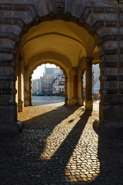 Gdansk, Polonya, 14 Ekim 2018: 16. yüzyıl Green Gate Gdansk eski şehir. Kapı uzun Pazar ve Motlawa Nehri, Polonya arasında yer almaktadır