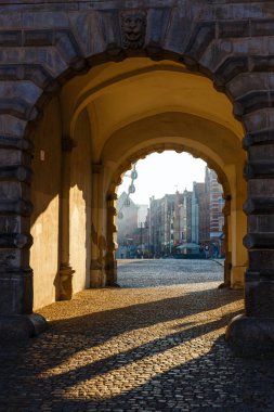 Gdansk, Polonya, 14 Ekim 2018: 16. yüzyıl Green Gate Gdansk eski şehir. Kapı uzun Pazar ve Motlawa Nehri, Polonya arasında yer almaktadır