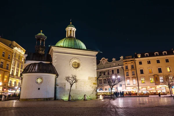 Cracovia Polonia Febrero 2019 Iglesia San Wojciech Por Noche Cracovia — Foto de Stock