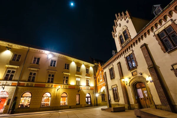 Cracóvia, Polônia, 16 de fevereiro de 2019: Museu Czartoryski na cidade velha de Cracóvia à noite, Polônia — Fotografia de Stock