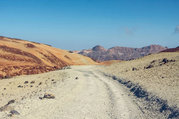 Sendero de senderismo a la cumbre hacia arenosa Montana Blanca — Foto de Stock