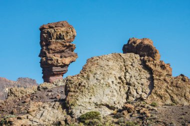 Arka planda mavi bir gökyüzü ile kanarya adalarında El teide yanardağ, Tenerife, İspanya