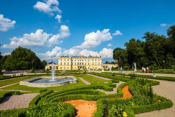 Bialystok, Polen, 8 juni 2019: vacker arkitektur av Branicki Palace i Bialystok, Polen — Stockfoto