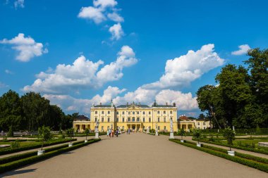 Bialystok, Polonya, 8 Haziran 2019: Bialystok, Polonya'daki Branicki Sarayı'nın güzel mimarisi