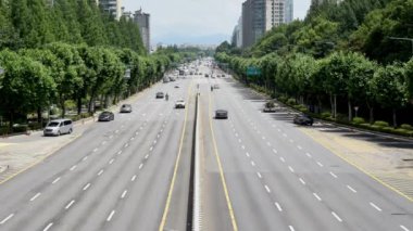 Zaman atlamalı. Seoul, Kore sorunsuz olmadan hareket otomobil trafik.