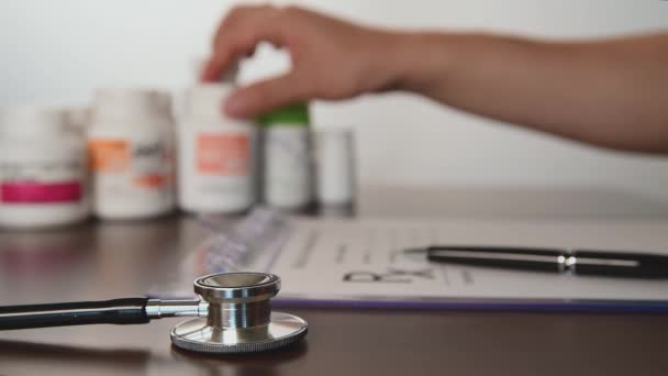 Docteur Écrivant Prescription Concept Soins Santé — Video