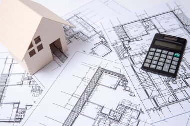 Tablo arka plan tasarım ve proje çizimleri yığını.