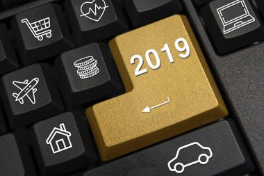 Bilgisayar klavye ve 2019 yılbaşı dilek kavramı