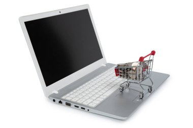 internet online alışveriş kavramı ile bilgisayar ve sepeti