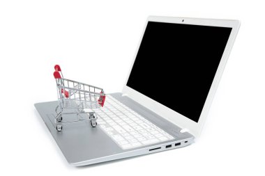 internet online alışveriş kavramı ile bilgisayar ve sepeti