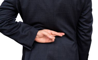 Sahtekar işadamı yalan söylüyor. Yalancı girişimci erkek. Arkasından iş çeviriyor..