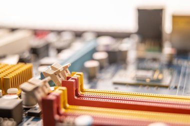 Bilgisayar anakartına yakın çekim, bilgisayar endüstrisi kavramı.