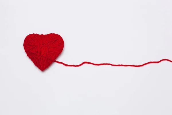 Red Yarn Heart Isolated White Love Concept Jogdíjmentes Stock Képek
