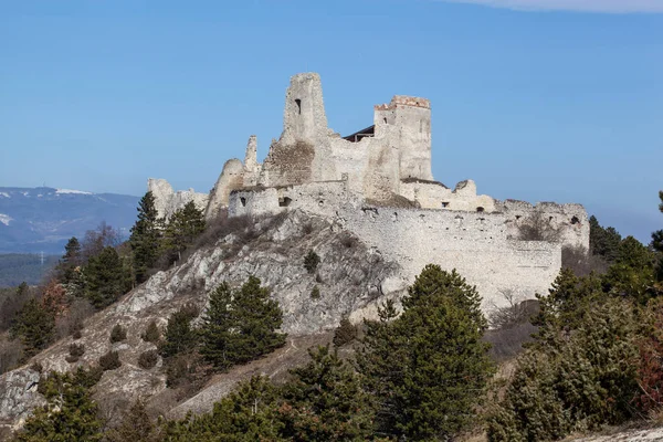 Die Ruinen der Burg Cachtice Stockbild
