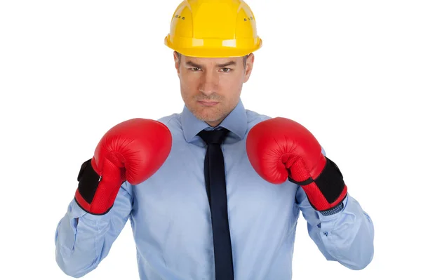 Arquitecto enojado con guantes de boxeo. Aislado sobre fondo blanco — Foto de Stock