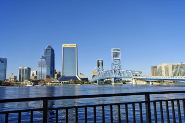 Jacksonville, Florida, ABD - 26 Ekim 2017: Manzara, Jacksonville'de şehir merkezinde Florida, ABD