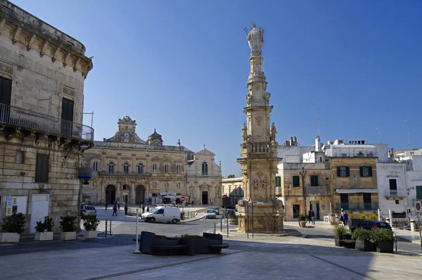 Ostuni Απουλία Ιταλία 28Η Μαρτίου 2018 Άγιος Oronzo Οβελίσκο Που — Φωτογραφία Αρχείου