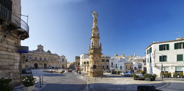 Ostuni Apulia Italia Marzo 2018 Obelisco San Oronzo Ubicado Plaza — Foto de Stock