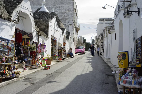 Alberobello Apulia Włochy Marca 2018 Różowy Cinquecento Zaparkowany Alberobello Małe — Zdjęcie stockowe