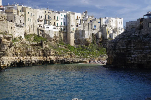 Polignano Mare Talya Mart 2018 Müstehcen Manzara Görüntülemek Dramatik Uçurumlarda — Stok fotoğraf