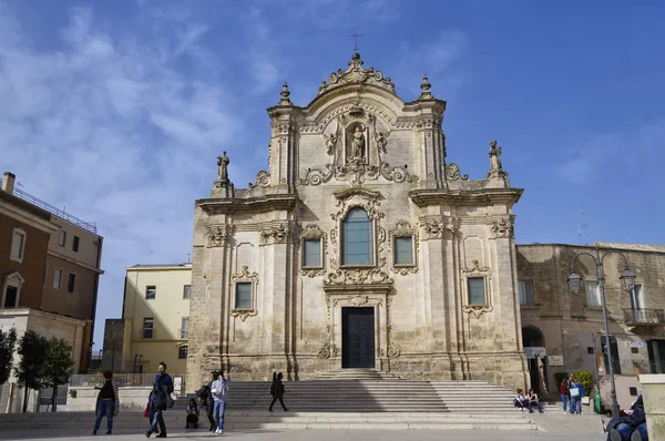 Matera, Italien - 31 mars 2018: En av många kyrkan i centrum av Matera stad, Basilicata, Italien. UNESCO: S världsarvslista. Europeisk kulturhuvudstad 2019 — Stockfoto