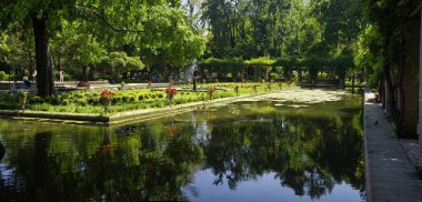 Seville, Endülüs/Ispanya-10 Mayıs, 2018-Sevilla Ispanya Plaza yakınındaki Park Parque de Maria Luisa