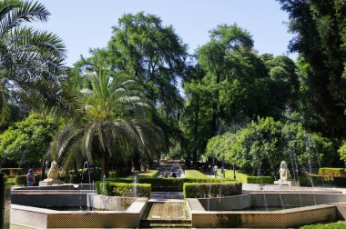 Seville, Endülüs/Ispanya-10 Mayıs, 2018-Sevilla Ispanya Plaza yakınındaki Park Parque de Maria Luisa