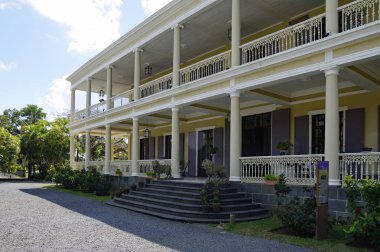 Riviere Du Rempart/Mauritius - 15 Ağustos 2018: Koruyucu Aslanlar, bir sömürge sarayı olan Chateau de Labourdonnais'in ana kapısına çıkan merdivenlerde, Riviere Du Rempart, Mauritius