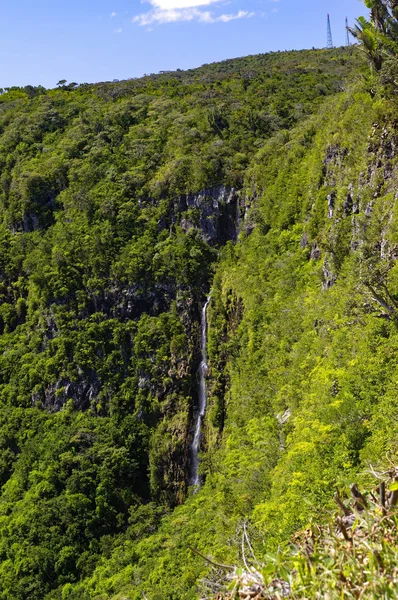 Chamarel Falls located in the Black River Gorges National Park, Mauritius — Stock Photo, Image