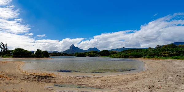 Tamarin Bay and beach, Mt. Rampart, Black River District, Mauritius Island — Stock Photo, Image