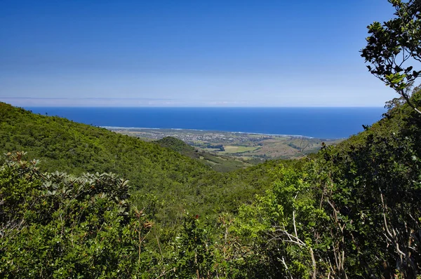 Un paisaje oceánico desde la cubierta de la vista en Alexandra cae Parque de las gargantas del río Negro — Foto de Stock