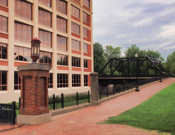 Siracusa Nueva York Agosto 2018 Onondaga Creek Creekwalk Desde Plum — Foto de Stock