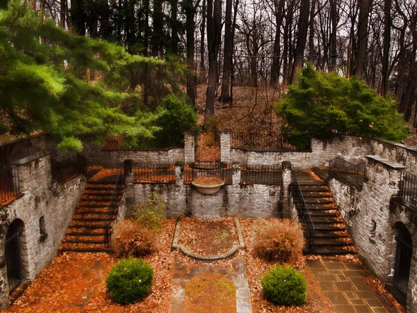 View from above a sunken garden — Stock Photo, Image