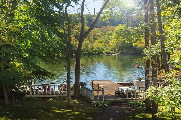 Dock Dining Relaxing Wzdłuż Rzeki Seneca Clay Nowy Jork — Zdjęcie stockowe