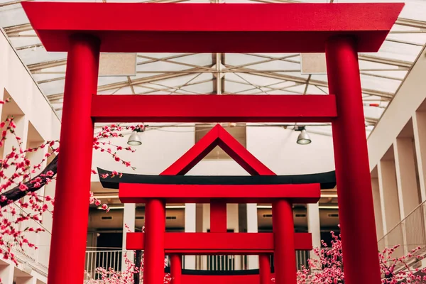 Japon toriitorii. Geleneksel Japon kapısı