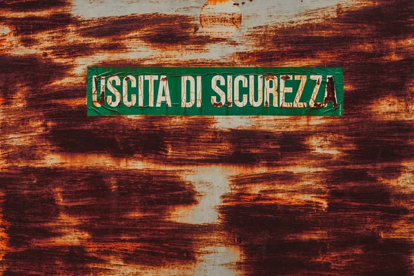 Güvenli oturum çıkış simgesini acil çıkış yeşil