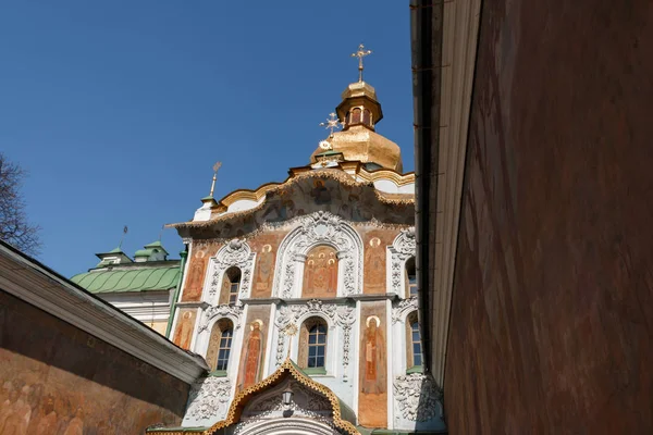 Kostel Nejsvětější Trojice Svatá Brána Kyjevě Pechersk Lavra Pohled Zdola — Stock fotografie