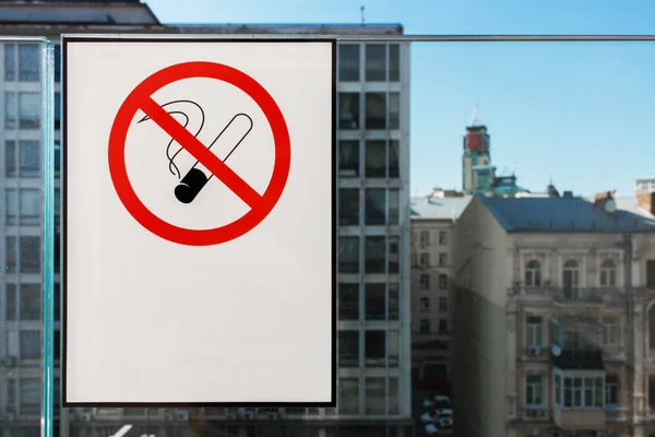 Smoking Sign White Sticker City Buildings Background — Stock Photo, Image