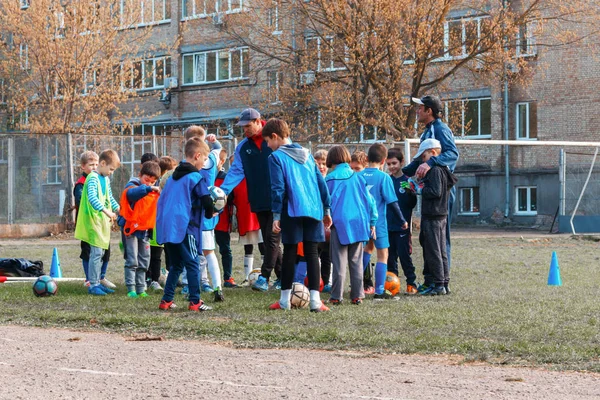 Εκπαίδευση Της Ομάδας Ποδοσφαίρου Των Παιδιών Νεαρά Αγόρια Στην Ποδοσφαιρική — Φωτογραφία Αρχείου