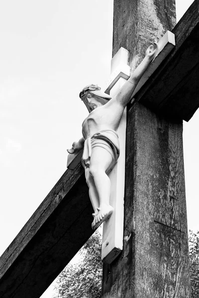 Jesus Hängt Einem Großen Holzkreuz Einem Park Konzept Des Christentums — Stockfoto