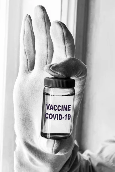 Una Mano Guanto Bianco Possesso Vaccino Sperimentale Coronavirus Medico Professionista — Foto Stock