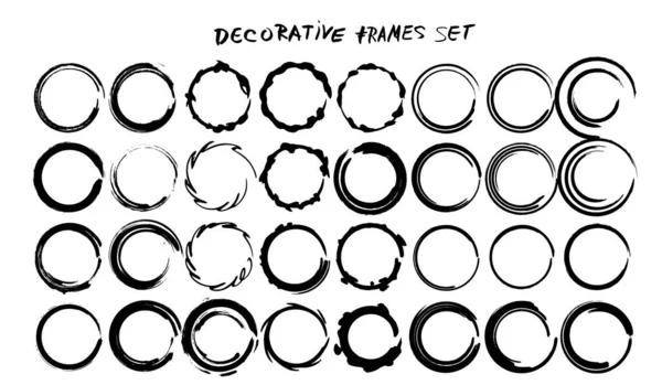 Yuvarlak çerçeveli grunge seti. Siyah sınır koleksiyonu. Kolaj için elementler. Vektör illüstrasyonu.
