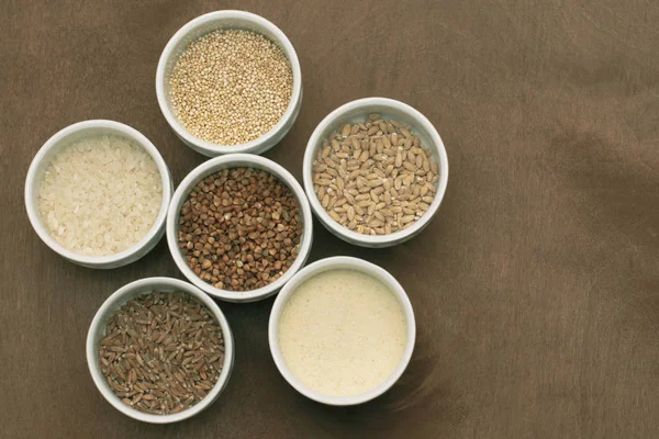 Assortiment van diverse granen, granen voor een gezonde voeding. — Stockfoto