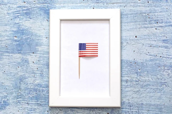 Bandeiras americanas um símbolo do dia da independência, a adopção da Declaração de Independência — Fotografia de Stock