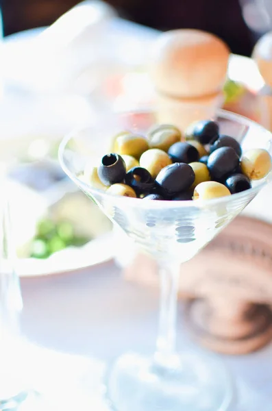 Çimlerde zeytin çileği