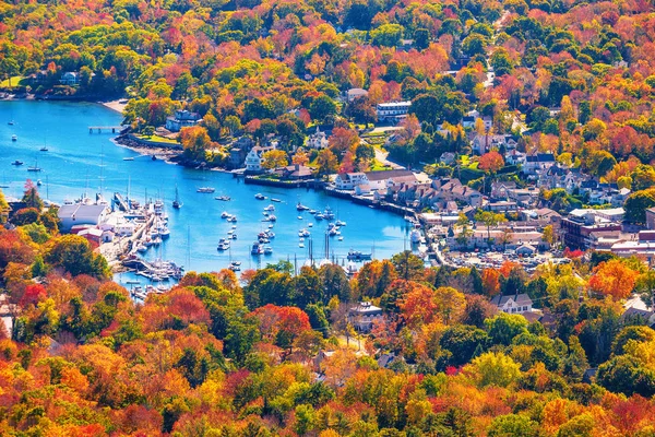 Blick vom Mount Battie mit Blick auf Camden Harbor in Maine — Stockfoto