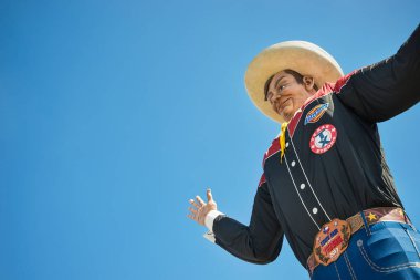 Fair Park'taki Big Tex heykelinin yakın çekimi