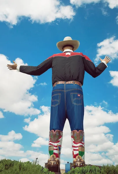 Estátua Big Tex de pé alto em Fair Park — Fotografia de Stock